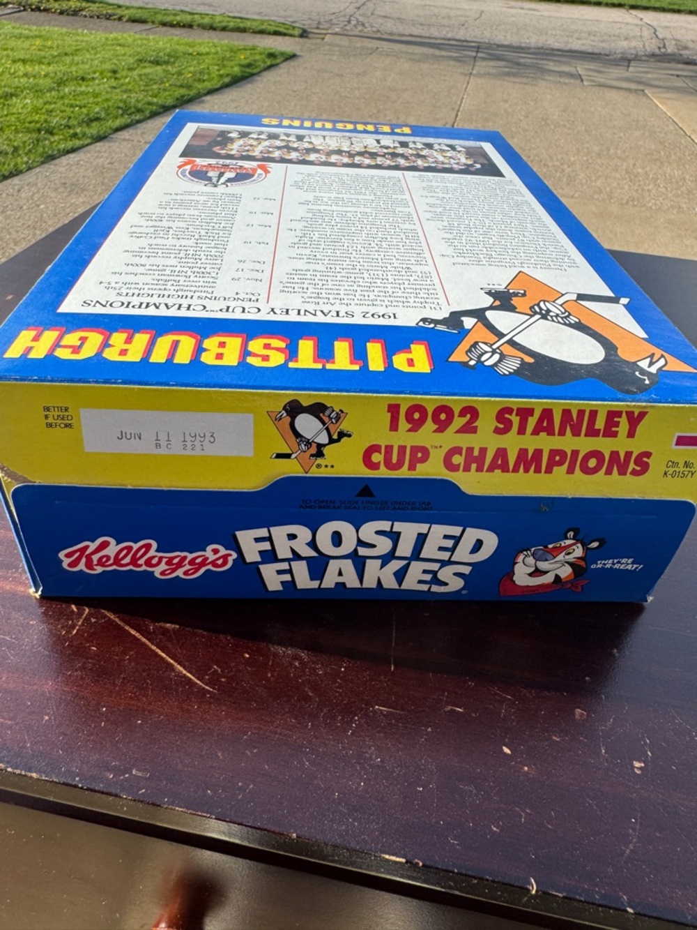 Pittsburgh Penguins Limited Edition Frosted Flakes box. No cereal - Picture 6 of 6